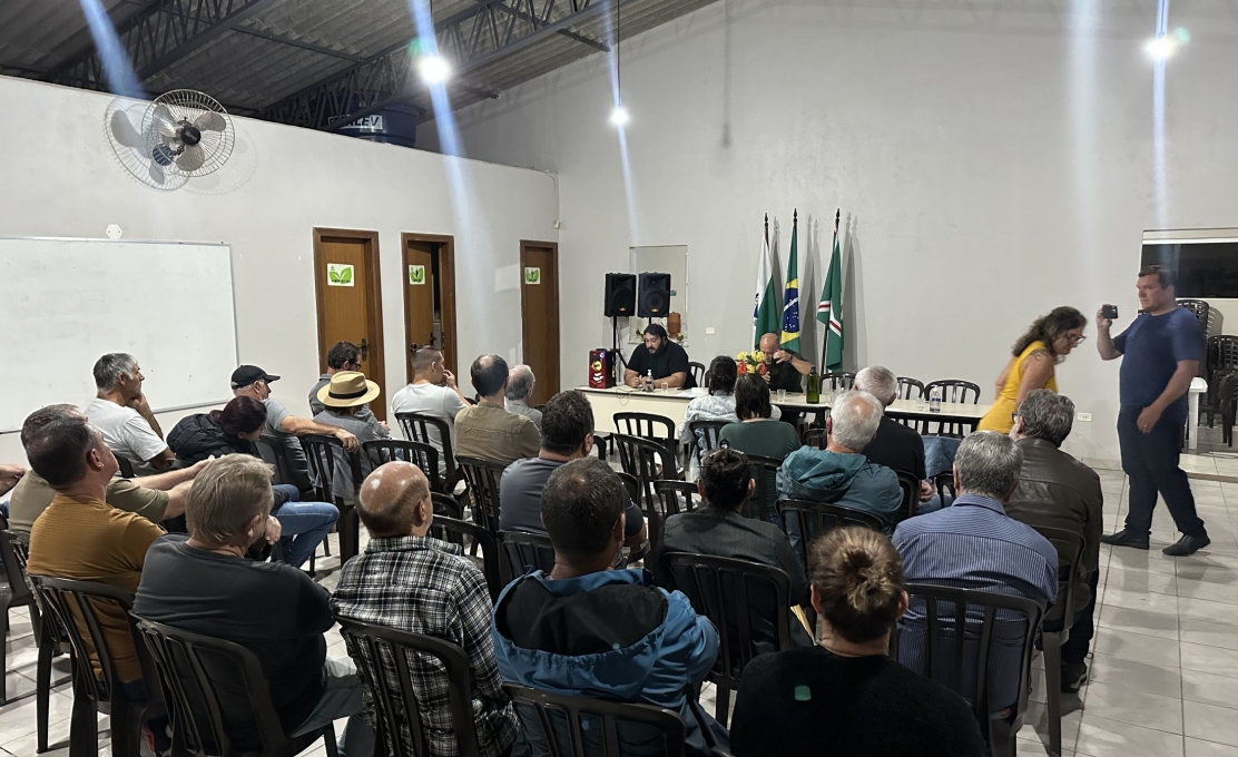 Prefeitura Realiza Reunião Com Moradores da América Sobre Obras de Concretagem da E...