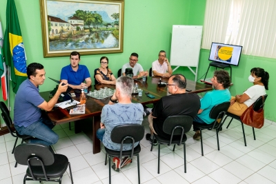 Prefeitura recebe representantes do ramo turístico para discutir o futuro do turismo em Morretes