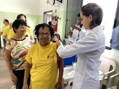 Vacinação contra a gripe para grupo da Melhor Idade de Morretes