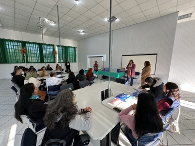 Formação continuada prepara professoras da rede municipal de Morretes para aplicação do material Aprova Paraná