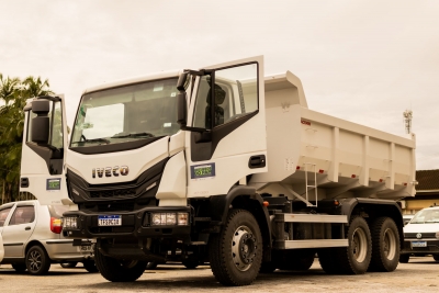 Morretes recebe novo caminhão zero quilômetro para reforçar a frota municipal