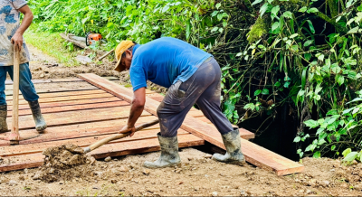 Prefeitura de Morretes realiza manutenção em ponte da Estrada da Colônia Marques