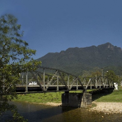 Reforma da ponte metálica do porto de cima garantirá mais segurança aos turistas e moradores da região