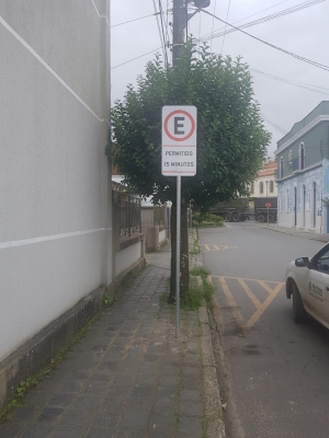Prefeitura de Morretes instala placas de sinalização no município 