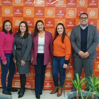 Parceria entre prefeitura e banco cresol inicia projeto de educação financeira nas escolas