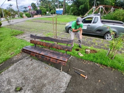 Secretaria de Meio Ambiente e Urbanismo realiza limpeza e manutenção em praças de Morretes