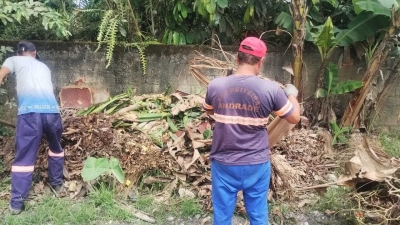 Limpeza pública e recolhimento de entulho na Vila das Palmeiras: Ação da Secretaria de Meio Ambiente em Morretes