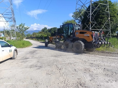 Secretaria de Infraestrutura realiza patrolamento no bairro Vila das Palmeiras