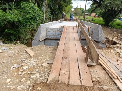 Ponte do Candonga recebe armação de ferro e Cruzeiro tem passagem provisória para pedestres