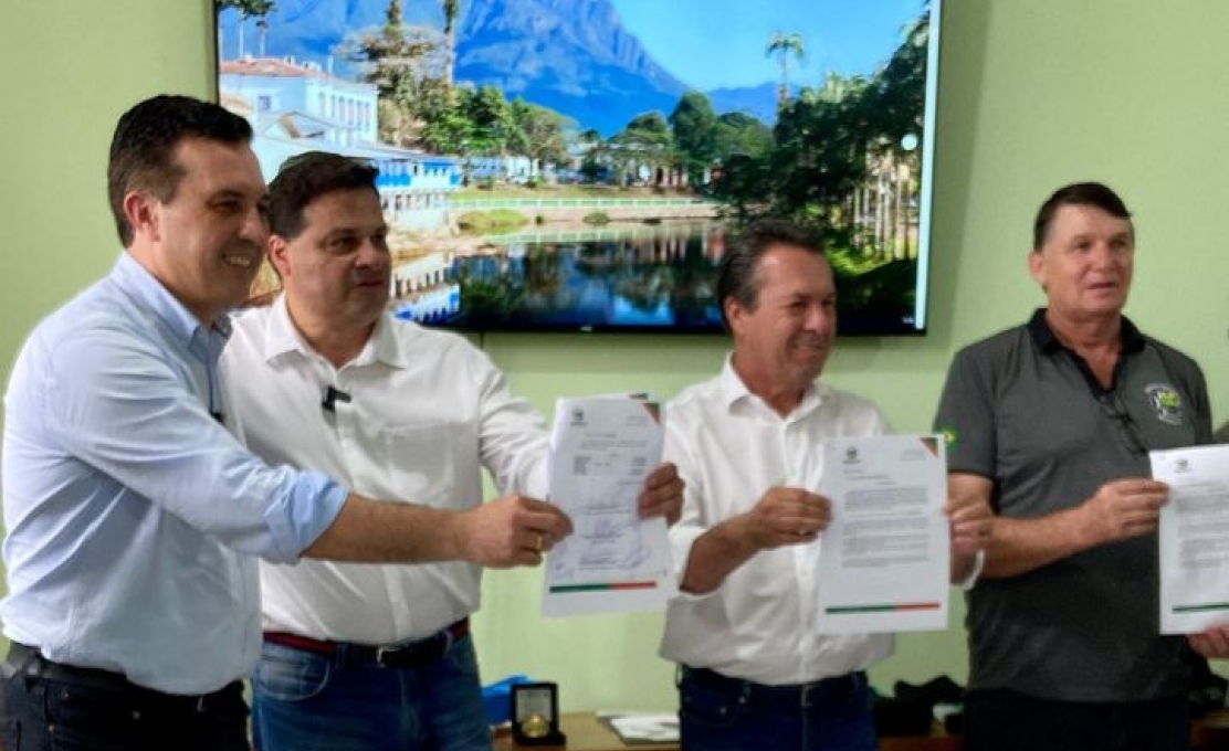 Cerimônia de Assinatura da Ordem de Serviço da Pavimentação da Estrada da Améric...