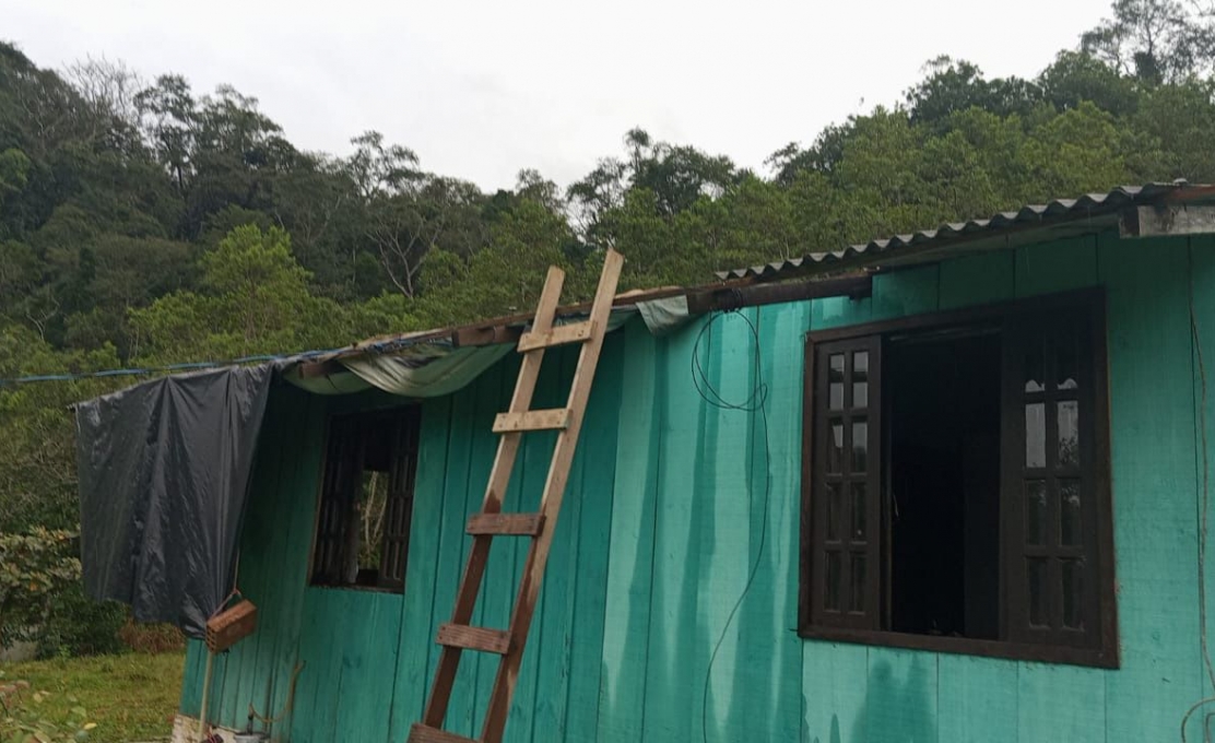 ​​​​​​​Defesa Civil de Morretes atende famílias atingidas pelo vento no último domingo