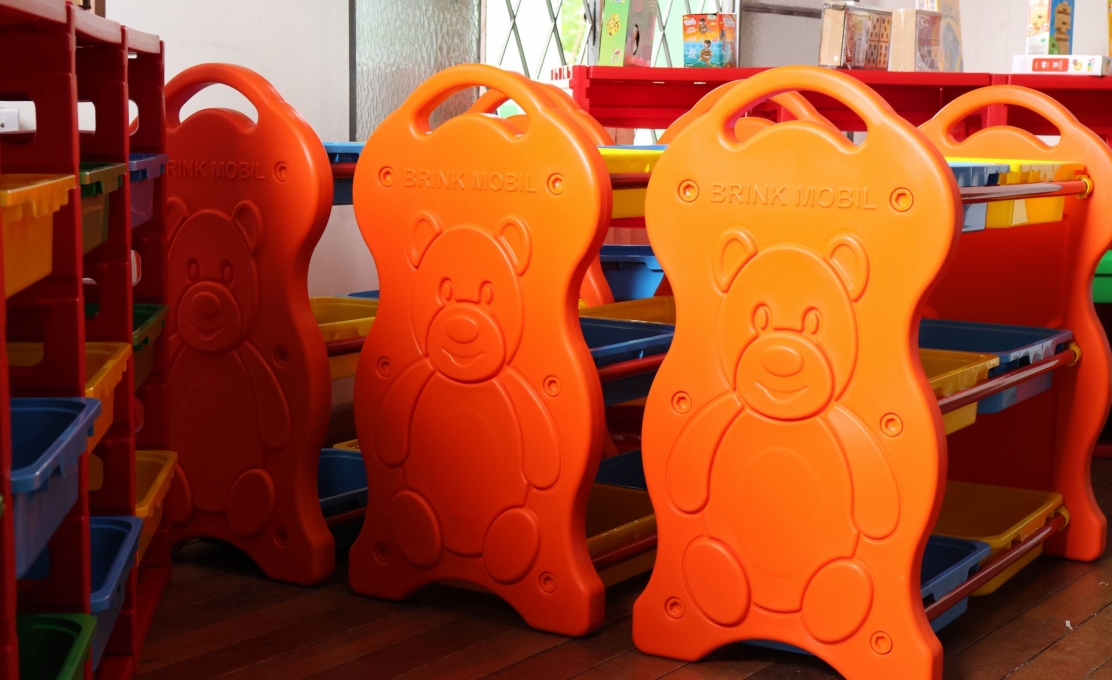 Secretaria de Educação realiza entrega de brinquedos pedagógicos na Escola Municipal Douto Luiz Fernando de Freitas e im