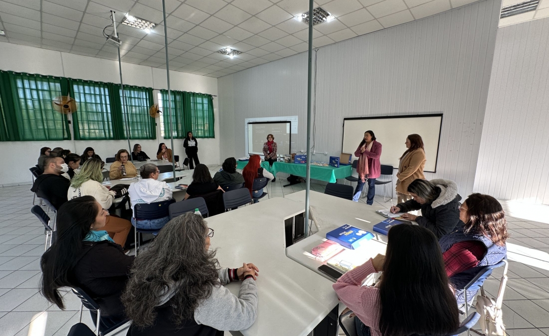 Formação Continuada Prepara Professoras da Rede Municipal de Morretes Para Aplicaç...