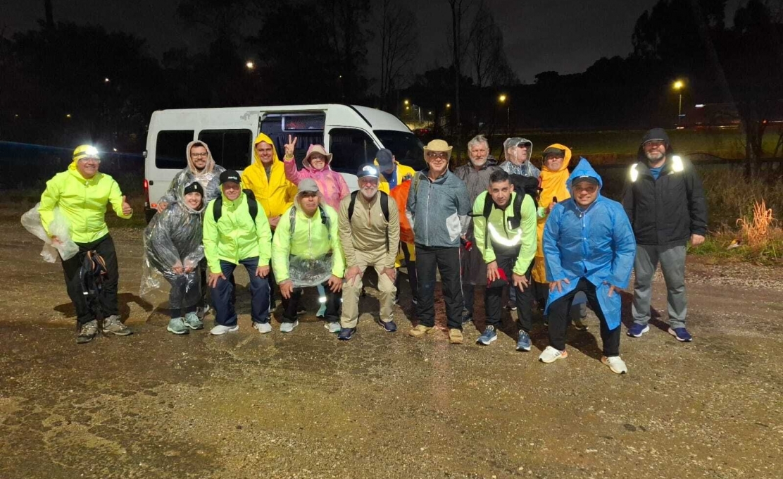 Irmãos morretenses concluem caminhada noturna de 47km pela estrada da Graciosa