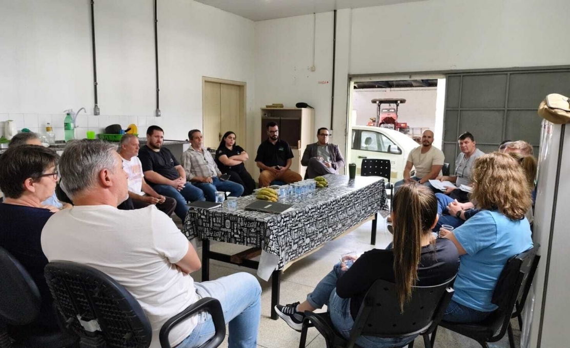 Conselho Municipal de Desenvolvimento Rural Sustentável discute projetos e investime...
