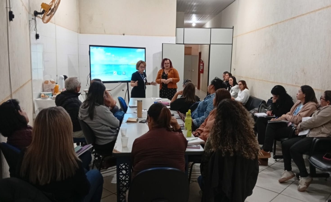 Secretaria de Educação de Morretes promove reunião técnica com diretores da rede municipal