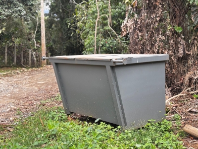 Instalação de lixeiras reforça descarte correto em Morretes