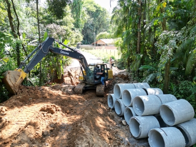 Obra de recuperação de travessia na Estrada das Canavieiras tem previsão de liberar passagem nesta quarta-feira