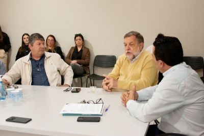 Senador Flávio Arns participa de reunião oficial na prefeitura de Morretes