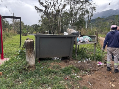 Prefeitura de Morretes realiza reinstalação de containers de lixo nos pontos do Arrastão e KM 32