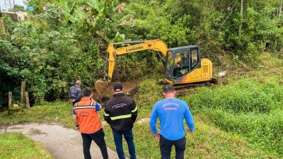 Prefeitura de Morretes inicia desobstrução do Rio Bom Jardim para reforçar ações de prevenção ao período de chuvas