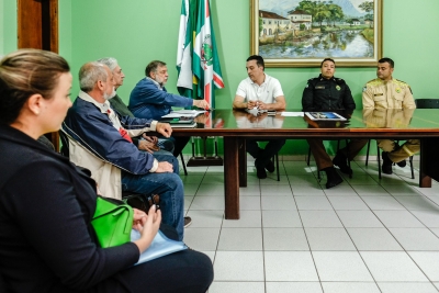 Reunião com lideranças decide novos rumos para obras de recuperação da ponte metálica do porto de cima