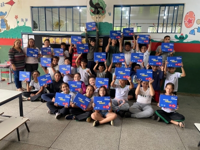 Prefeitura de Morretes realiza entrega do material “Aprova Paraná” para alunos do 5º ano da rede municipal