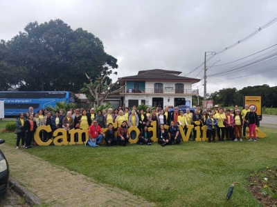 Idosos de Morretes participam de passeio cultural pelo Caminho do Vinho