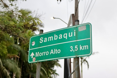 Pavimentação avança no bairro Sambaqui